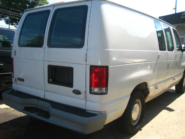 Ford Econoline 328 Ci Passenger Van
