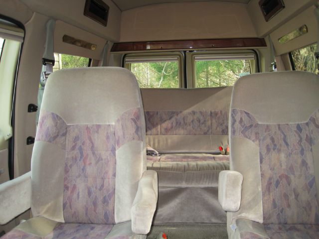 Ford Econoline 328 Ci Passenger Van
