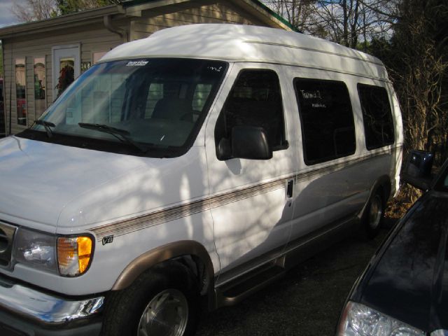 Ford Econoline 2000 photo 4