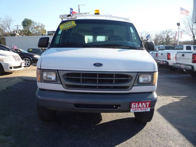 Ford Econoline 2000 photo 1