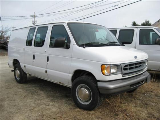Ford Econoline 2000 photo 2