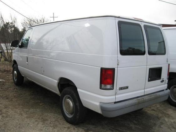 Ford Econoline 2000 photo 4