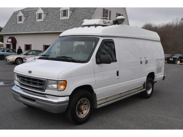 Ford Econoline 2000 photo 4