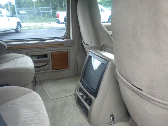 Ford Econoline 328 Ci Passenger Van