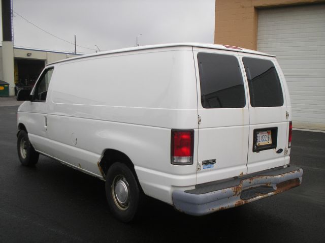 Ford Econoline 2001 photo 1