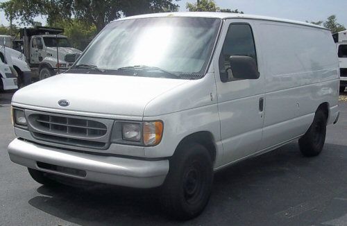 Ford Econoline 2001 photo 3
