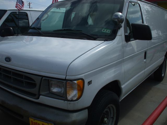 Ford Econoline 2001 photo 1