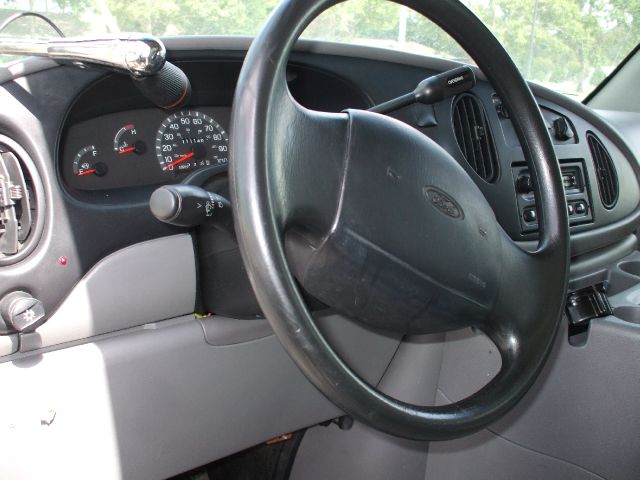 Ford Econoline 2001 photo 4