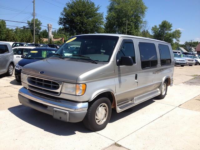 Ford Econoline Base Passenger Van