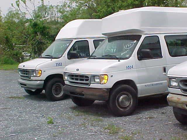 Ford Econoline 2001 photo 2
