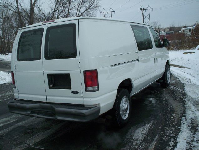 Ford Econoline 2001 photo 4