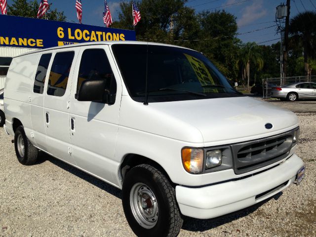 Ford Econoline 2001 photo 2