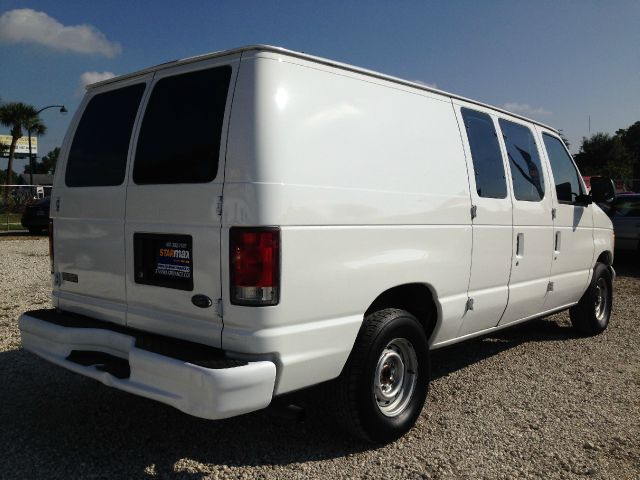 Ford Econoline 2001 photo 3