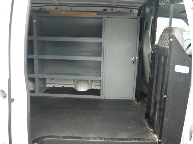 Ford Econoline 2002 photo 2