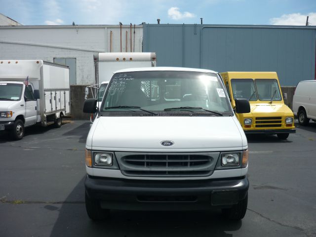 Ford Econoline 2002 photo 4
