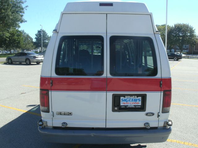 Ford Econoline 2.5 S Model Wheelchair Van