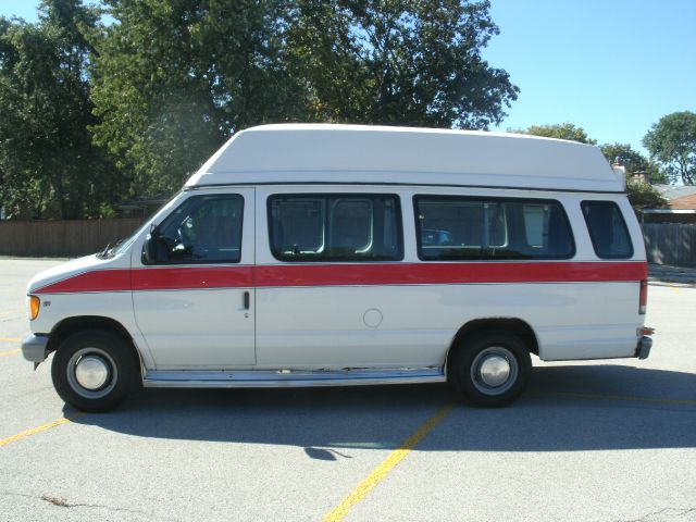 Ford Econoline 2002 photo 3