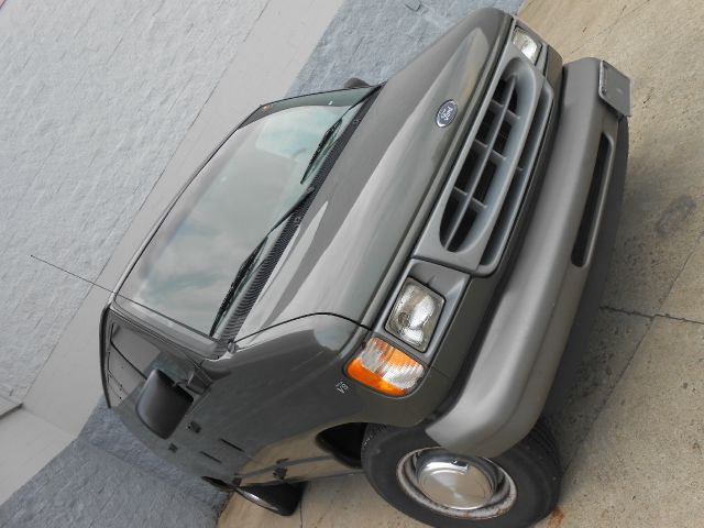 Ford Econoline 2002 photo 7