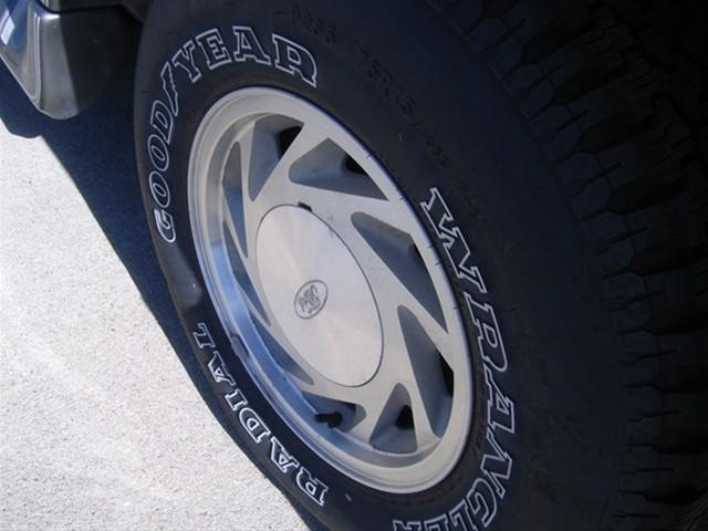 Ford Econoline 2002 photo 2