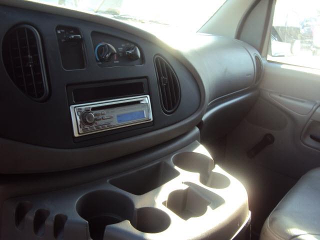 Ford Econoline 2002 photo 4