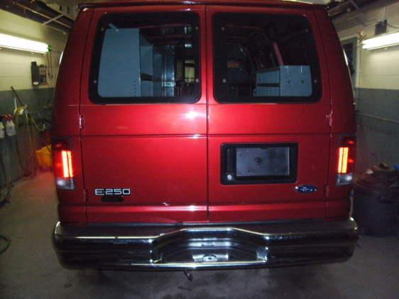 Ford Econoline 2002 photo 1