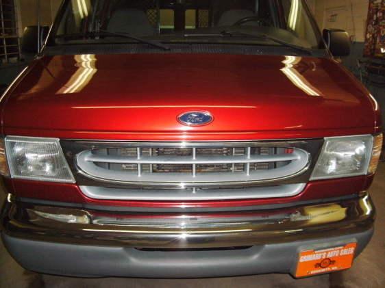 Ford Econoline 2002 photo 2
