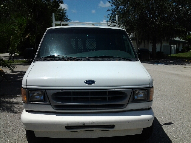 Ford Econoline 2002 photo 4