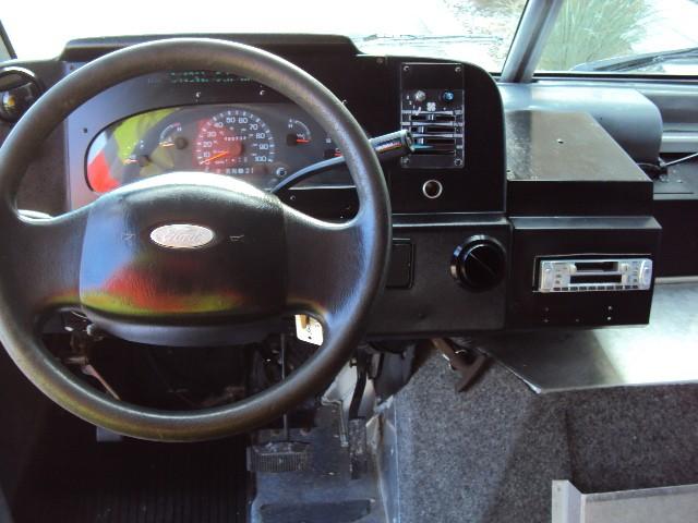 Ford Econoline 2002 photo 2