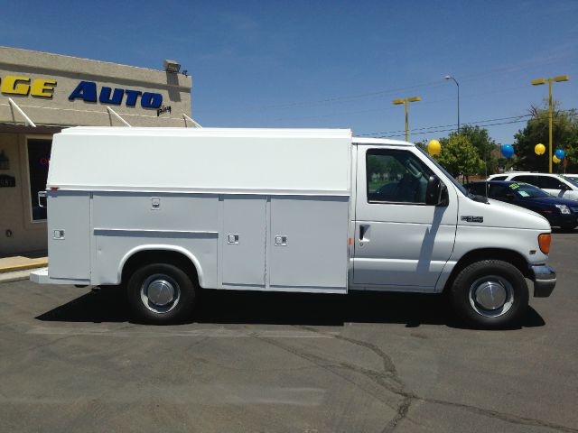 Ford Econoline 2003 photo 16
