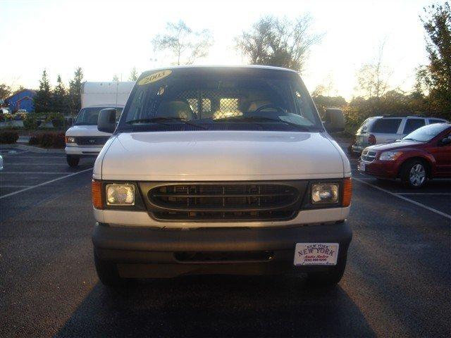 Ford Econoline 2003 photo 2