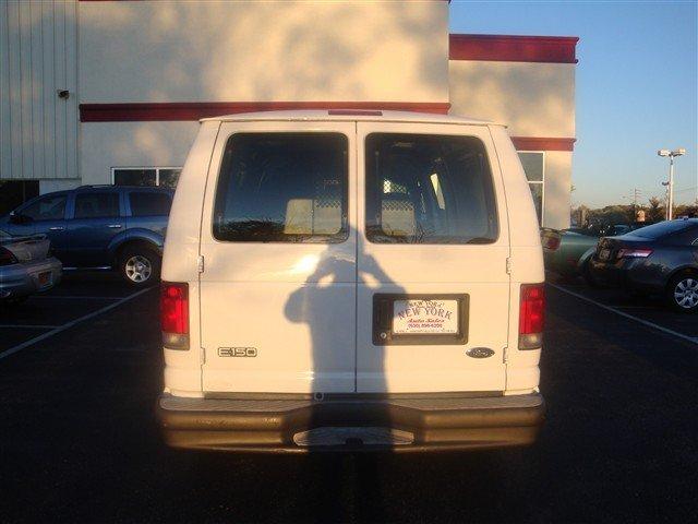 Ford Econoline 2003 photo 3