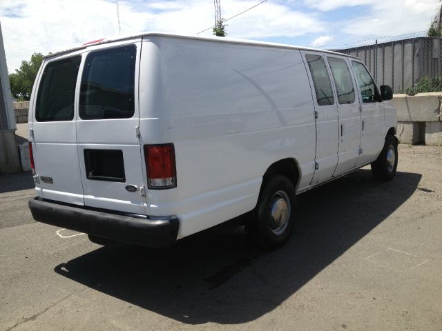 Ford Econoline 2.5 S Model Passenger Van