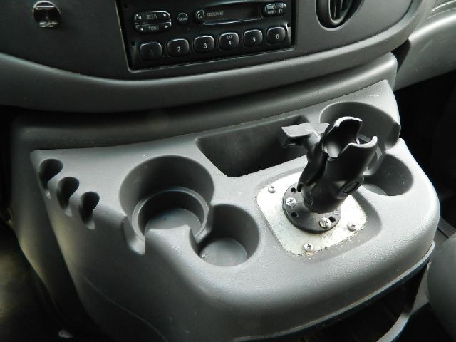 Ford Econoline 2003 photo 14