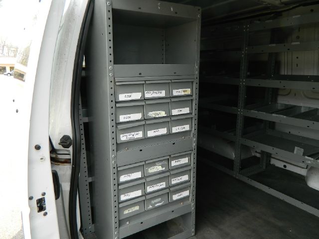 Ford Econoline 2003 photo 24