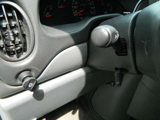 Ford Econoline 2003 photo 28