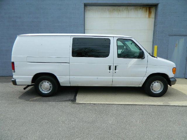 Ford Econoline 2003 photo 30