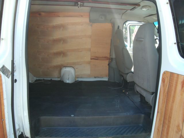 Ford Econoline 2003 photo 2