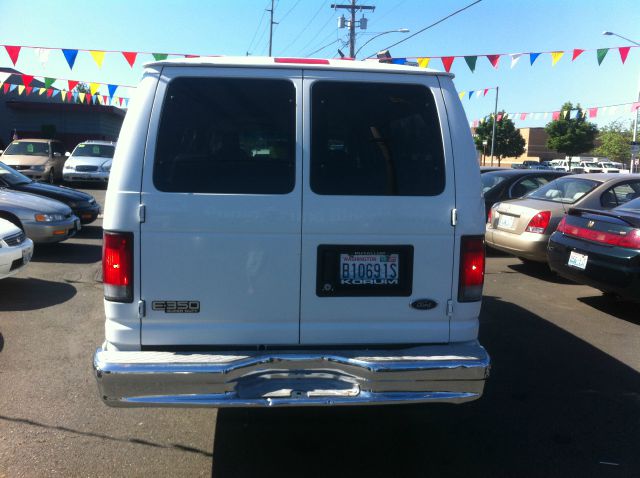Ford Econoline 2.5 S Model Passenger Van