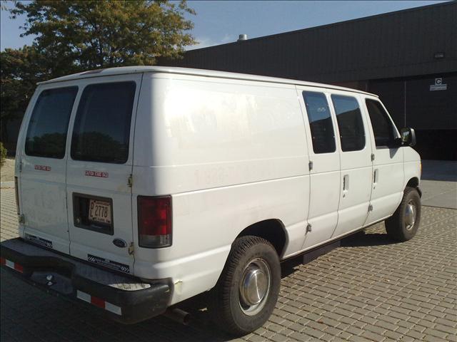 Ford Econoline 2003 photo 3