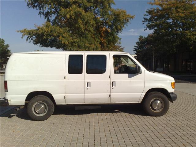 Ford Econoline 2003 photo 4
