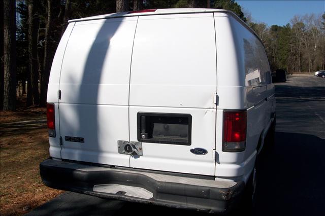 Ford Econoline Base Passenger Van
