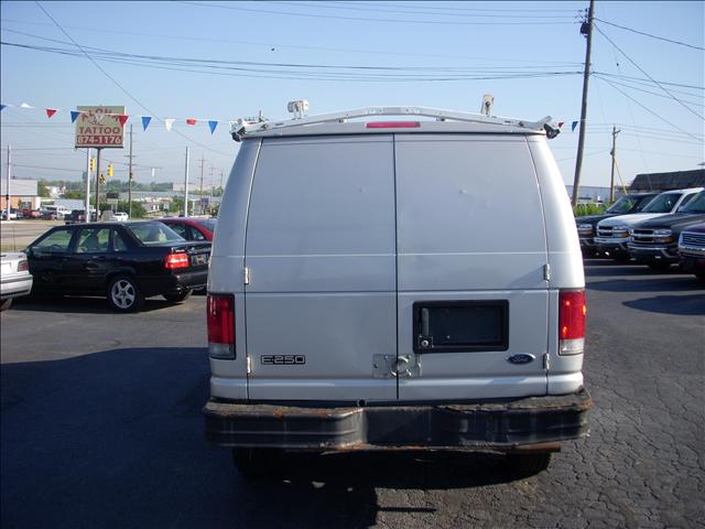 Ford Econoline 2003 photo 3