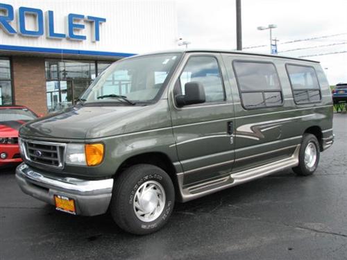 Ford Econoline 2003 photo 2
