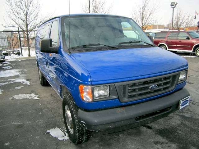 Ford Econoline 2003 photo 2