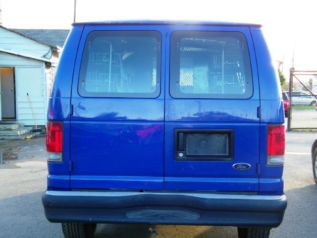 Ford Econoline 2003 photo 3