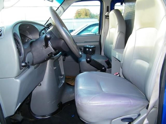 Ford Econoline 2003 photo 4