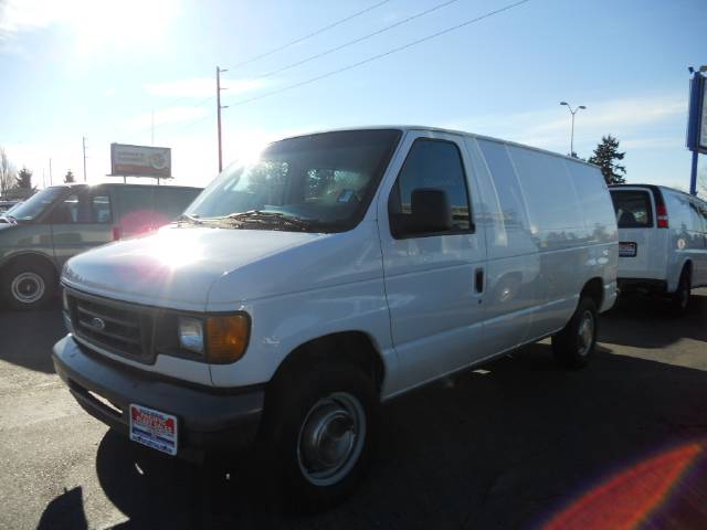 Ford Econoline 2003 photo 2