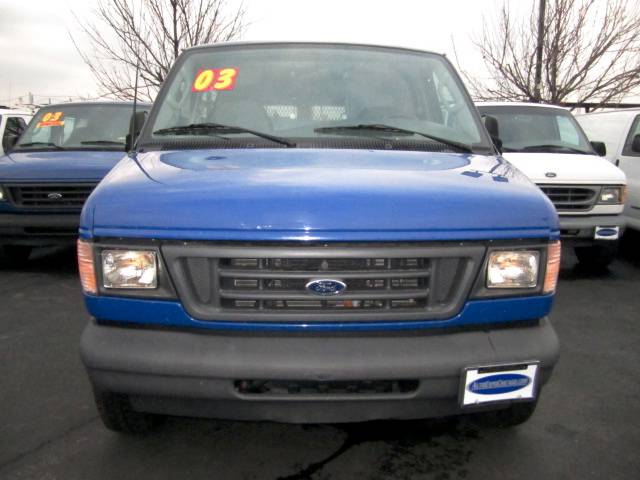 Ford Econoline 2003 photo 1