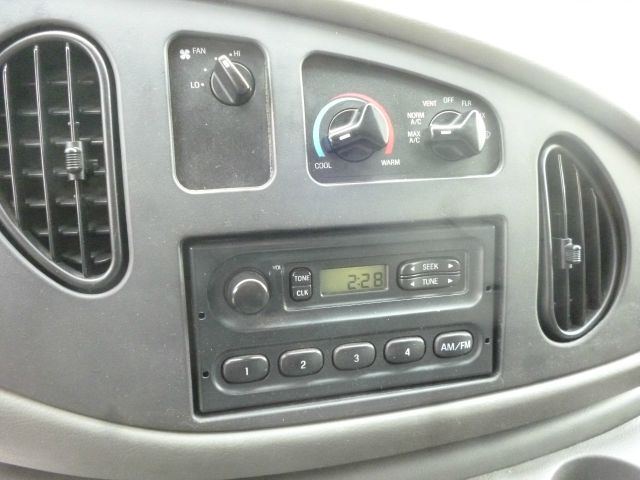 Ford Econoline 2004 photo 4