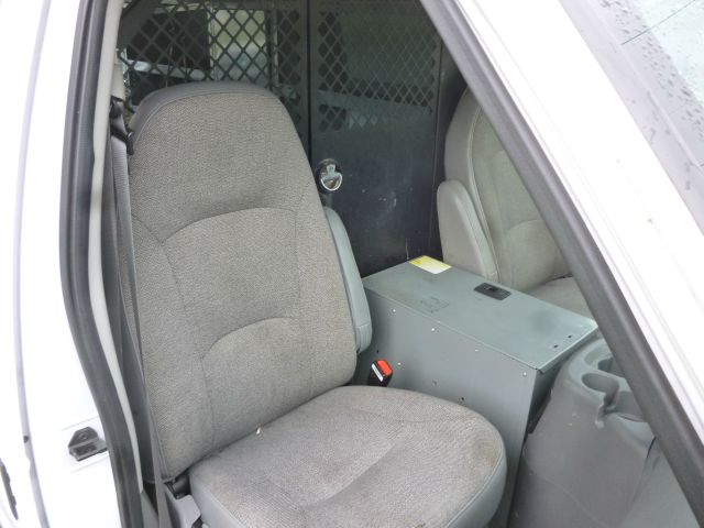 Ford Econoline 2004 photo 7